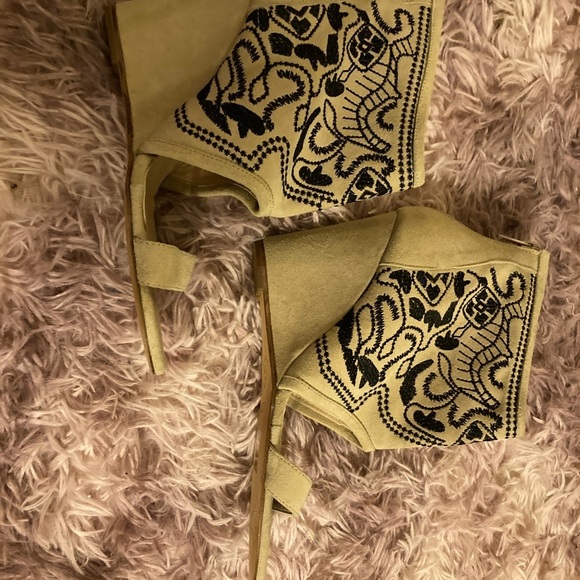Anthropologie Plomo Suede Embroidered Wedge Sandals Size 7